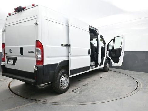 Used 2025 RAM ProMaster 2500 w/ Convenience Group image 45