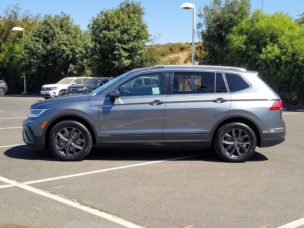 Used 2023 Volkswagen Tiguan SE FWD image 8