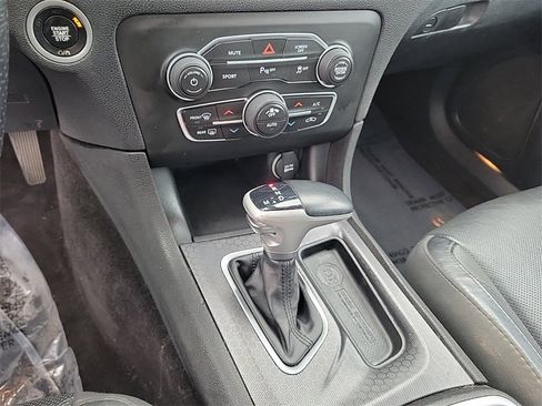 Used 2018 Dodge Charger R/T w/ Plus Group image 27