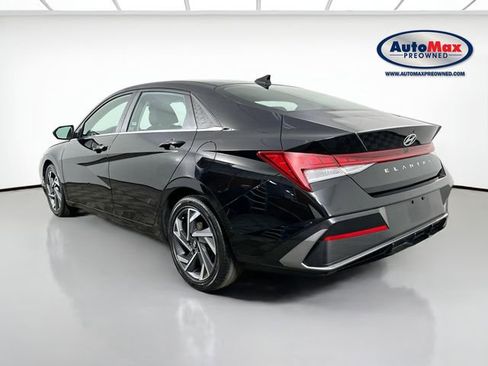 Used 2025 Hyundai Elantra SEL FWD image 6