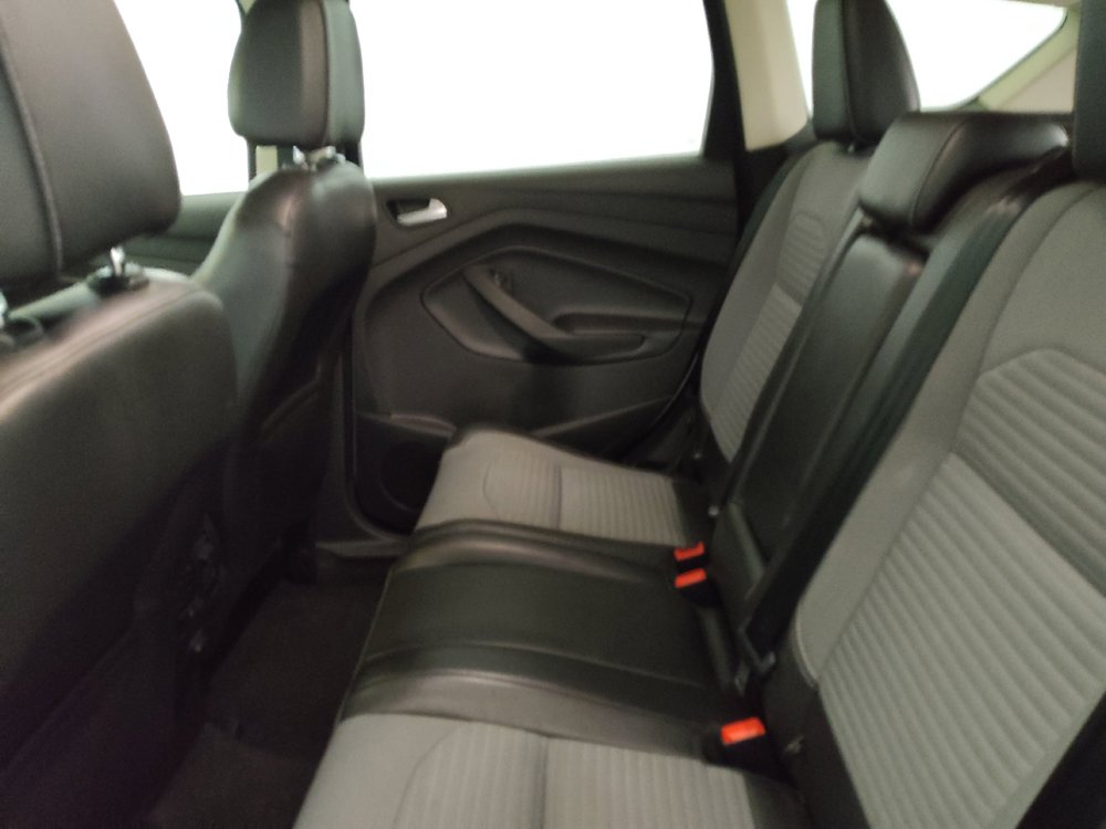 Used 2017 Ford Escape SE w/ SE Sport Appearance Package FWD image 18