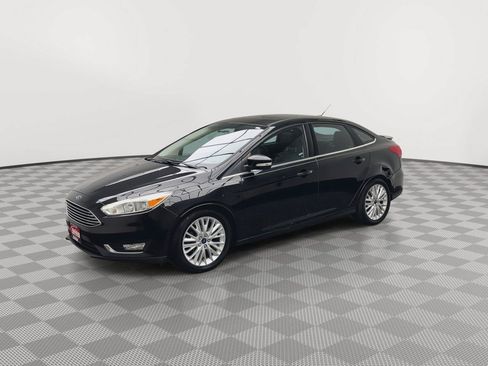 Used 2015 Ford Focus Titanium FWD image 36