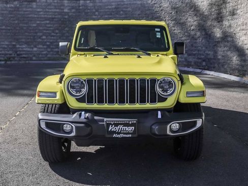 Used 2024 Jeep Wrangler Unlimited Sahara image 3