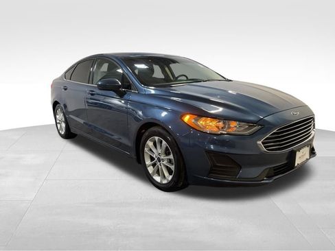 Used 2019 Ford Fusion SE image 1