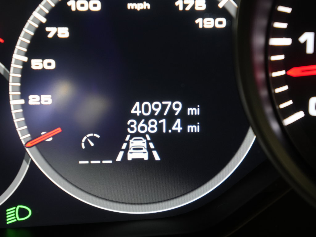 Used 2023 Porsche Panamera 4 Platinum Edition w/ Assistance Package AWD/4WD image 27