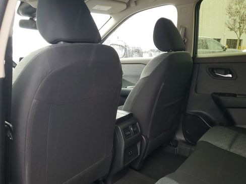 Certified 2023 Nissan Rogue SV image 18