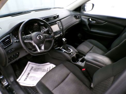 Used 2019 Nissan Rogue SV w/ Premium Package image 15