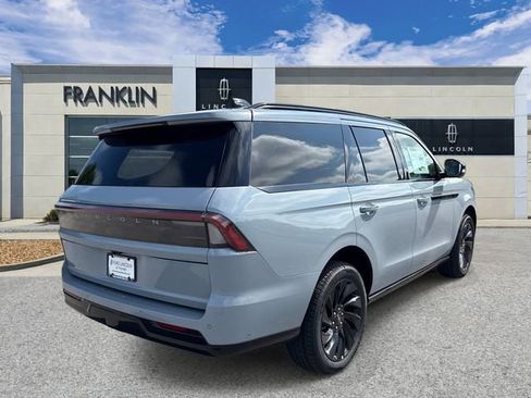 New 2025 Lincoln Navigator Reserve w/ Jet Appearance Package AWD/4WD image 7