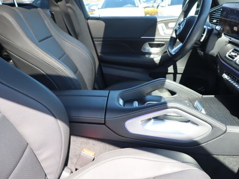 Used 2024 Mercedes-Benz GLS 450 4MATIC w/ AMG Line Exterior image 15