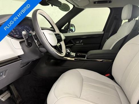 Used 2025 Land Rover Range Rover Sport Dynamic SE AWD/4WD image 34
