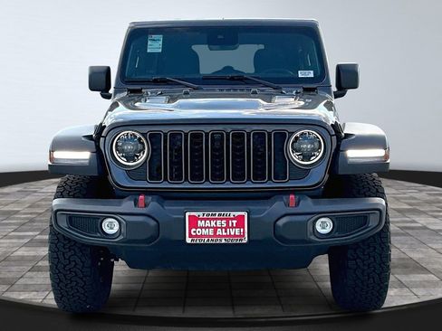 New 2025 Jeep Wrangler Unlimited Rubicon w/ Technology Group image 19