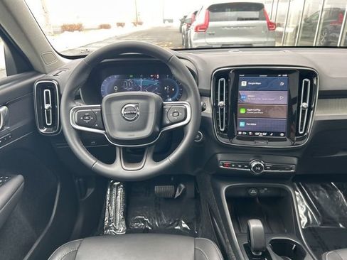 Certified 2025 Volvo XC40 B5 Core AWD/4WD image 18