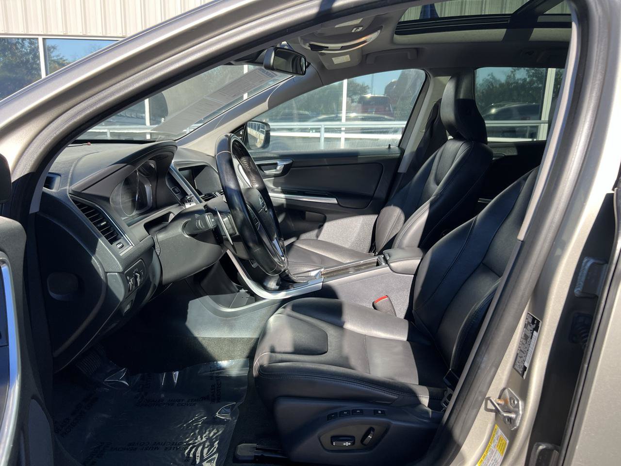 Used 2015 Volvo XC60 T6 Premier Plus AWD/4WD image 11