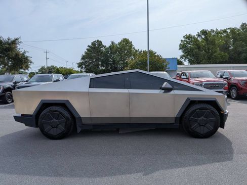 Used 2024 Tesla Cybertruck AWD Crew Cab image 2