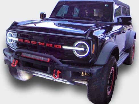 Used 2022 Ford Bronco Outer Banks w/ Sasquatch Package AWD/4WD image 14