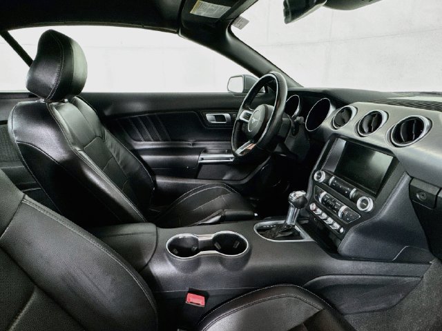 Used 2022 Ford Mustang Premium RWD image 22