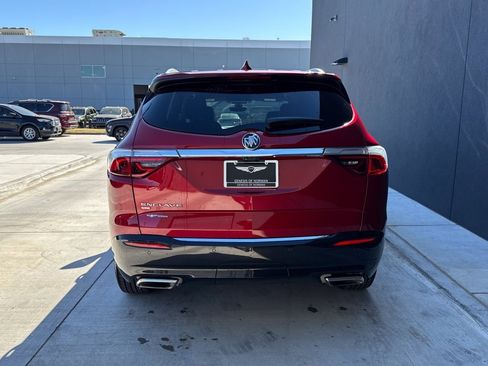 Used 2024 Buick Enclave Premium image 24