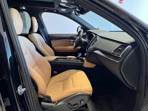 Used 2019 Volvo XC90 T6 Momentum w/ Protection Package AWD/4WD image 38