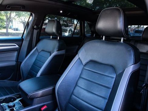 Used 2023 Volkswagen Atlas Cross Sport SEL Premium R-Line image 11