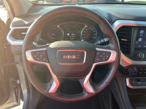 Used 2023 GMC Acadia SLT w/ Preferred Package image 17