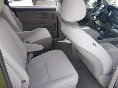 Used 2018 Kia Sedona L FWD image 5