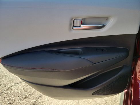 Used 2023 Toyota Corolla SE image 8