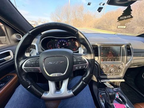 Used 2016 Jeep Grand Cherokee SRT image 13