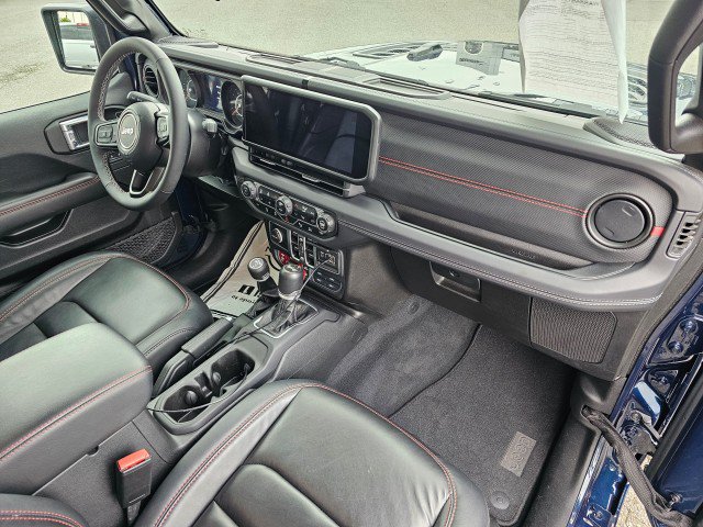 Used 2025 Jeep Wrangler Unlimited Rubicon w/ Safety Group AWD/4WD image 11