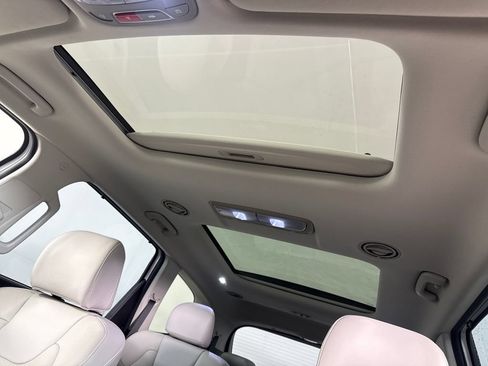 Used 2025 Kia Telluride SX w/ SX Captain's Chair Package FWD image 24