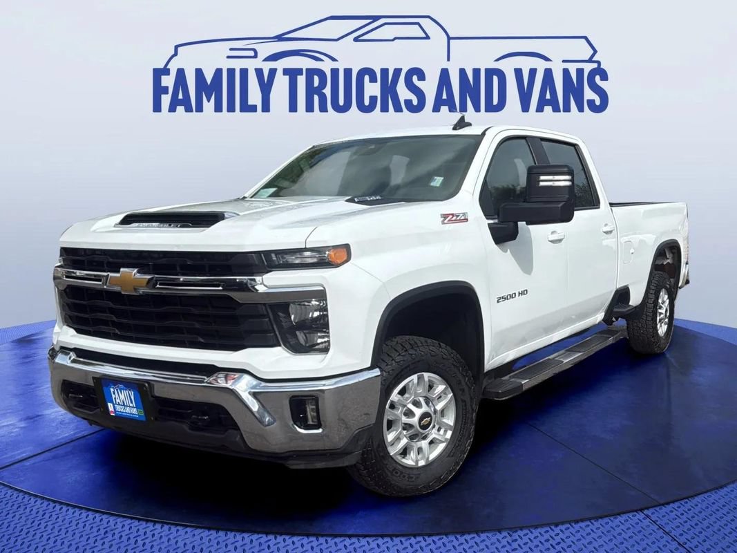 Used 2024 Chevrolet Silverado 2500 LT w/ Convenience Package AWD/4WD image 1
