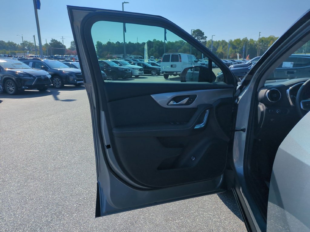 New 2026 Chevrolet Blazer LT w/ Convenience Package FWD image 37