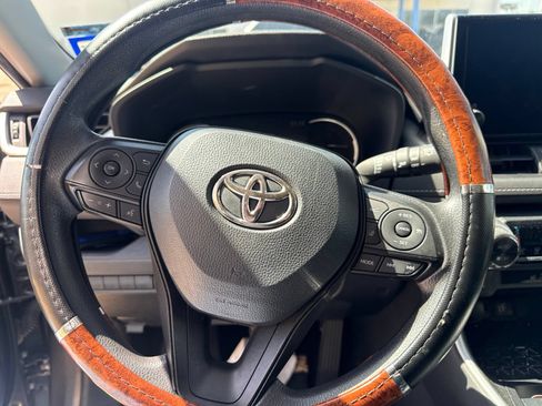 Used 2024 Toyota RAV4 XLE w/ Convenience Package FWD image 14