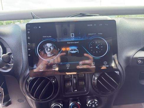 Used 2015 Jeep Wrangler Unlimited Sahara w/ Dual Top Group AWD/4WD image 16
