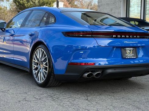Used 2025 Porsche Panamera 4 image 3