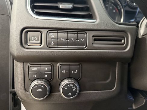 Used 2021 Chevrolet Tahoe Z71 AWD/4WD image 24