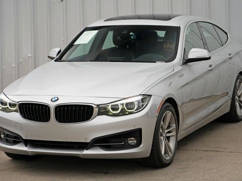 Used 2017 BMW 330i Gran Turismo xDrive image 44