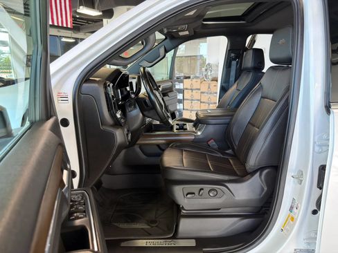 Used 2024 Chevrolet Silverado 2500 High Country w/ High Country Premium Package AWD/4WD image 13