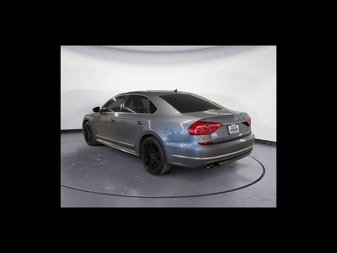 Used 2016 Volkswagen Passat 1.8T R-Line FWD image 4