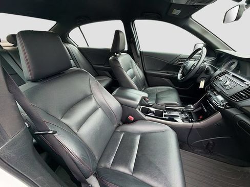 Used 2017 Honda Accord Sport Special Edition image 25