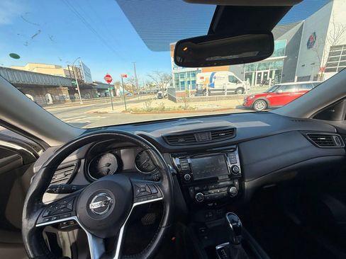 Used 2018 Nissan Rogue SL w/ Premium Package AWD/4WD image 24