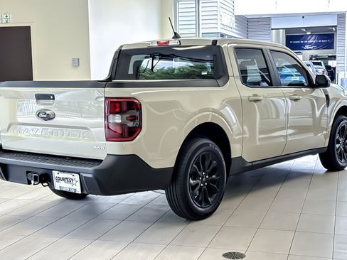 Used 2024 Ford Maverick Lariat w/ Black Appearance Package AWD/4WD image 4