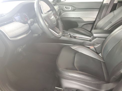 Used 2022 Jeep Compass Latitude image 10