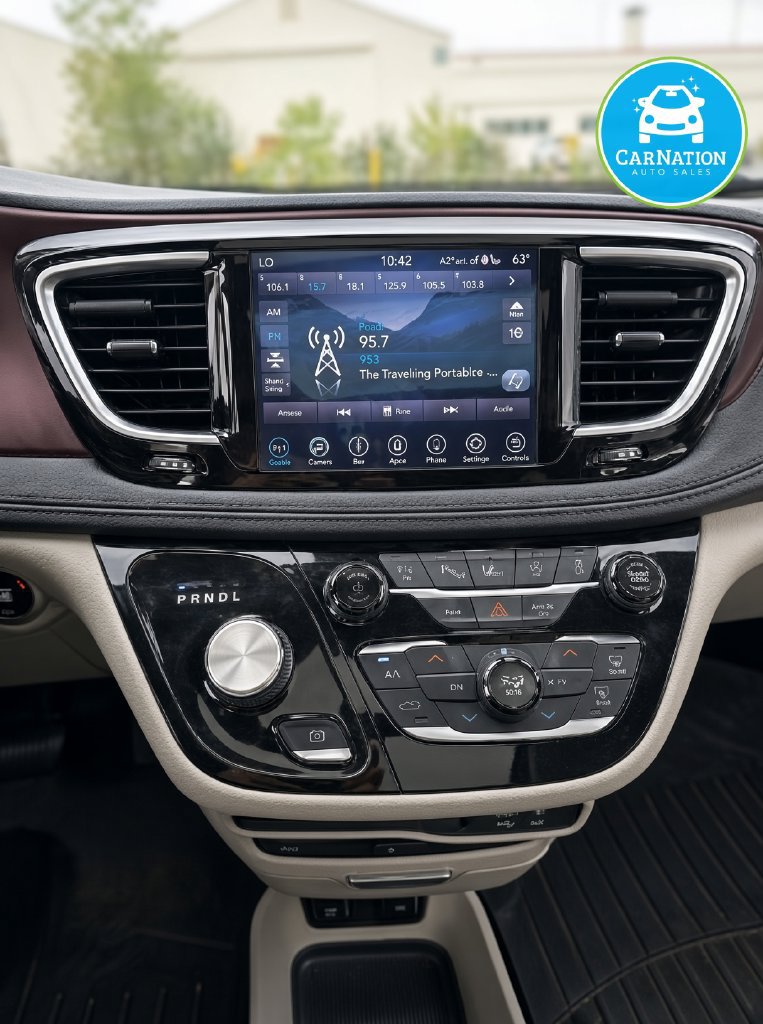 Used 2020 Chrysler Pacifica Limited w/ Advanced Safetytec Group FWD image 6