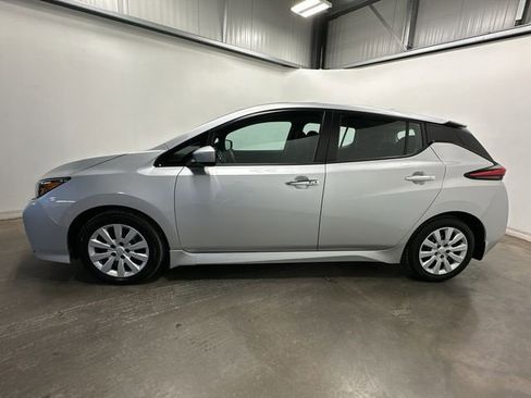 Used 2023 Nissan Leaf S image 2