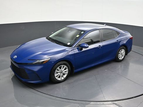Used 2025 Toyota Camry LE w/ Convenience Package FWD image 15