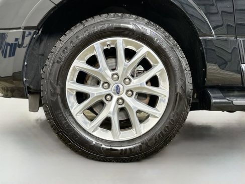 Used 2017 Ford Expedition Limited image 40
