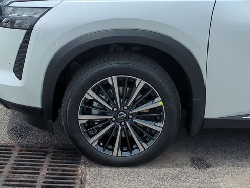 New 2026 Nissan Pathfinder Platinum FWD image 11