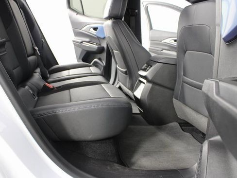 Used 2024 Chevrolet Equinox EV LT image 21