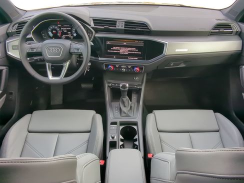 Used 2025 Audi Q3 2.0T Premium image 13