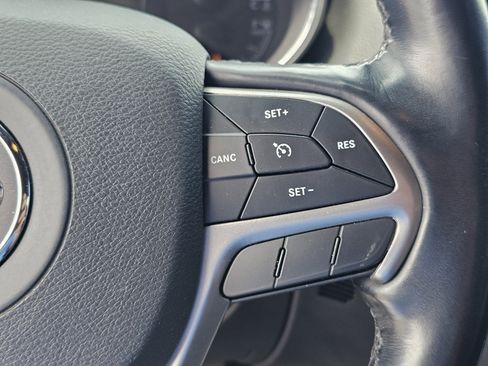 Used 2021 Jeep Grand Cherokee Limited AWD/4WD image 23